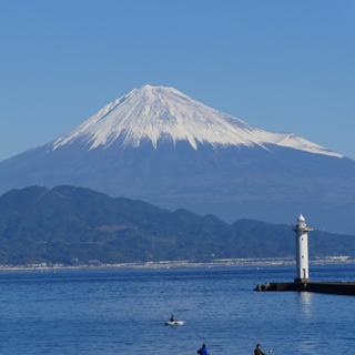 世界遺産三保から見た富士山